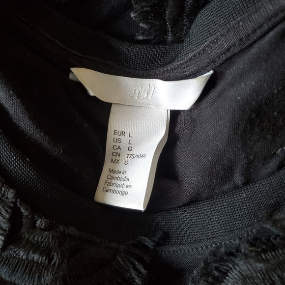 H&M Large Black Textured Sleeveless Blouse - Picture 7 of 8